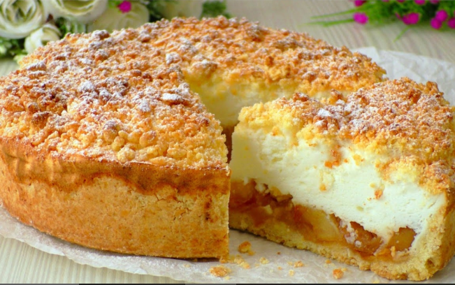 Torta di mele con soufflé alla crema