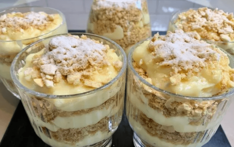 Dessert Napoleone al bicchiere: ricetta francese semplice e deliziosa