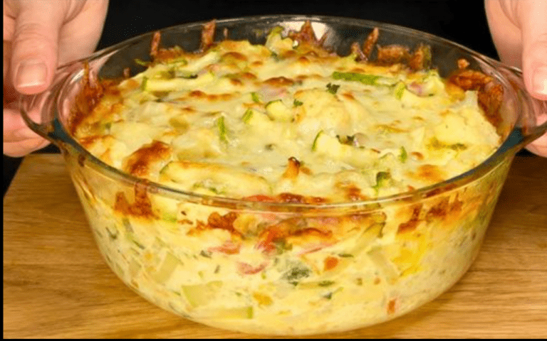 Cavolfiore e verdure al forno con panna acida e formaggio