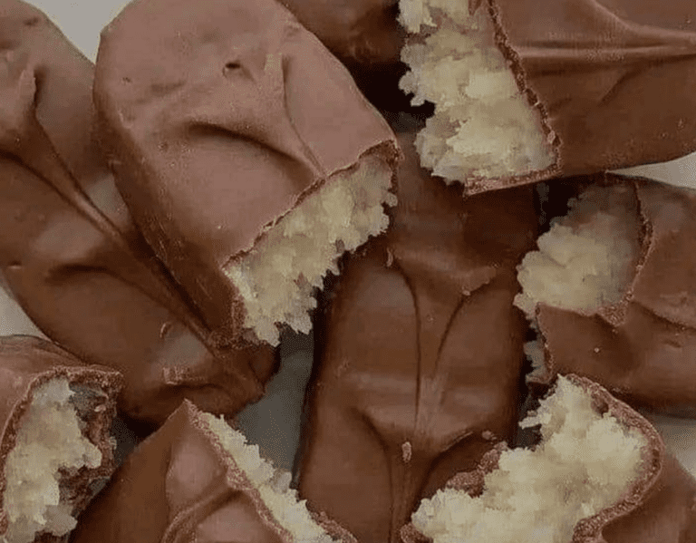 Barrette di cioccolato al cocco fatte in casa Foto di Tinsouf Tinsouf3 settimane fa04 minuti di lettura