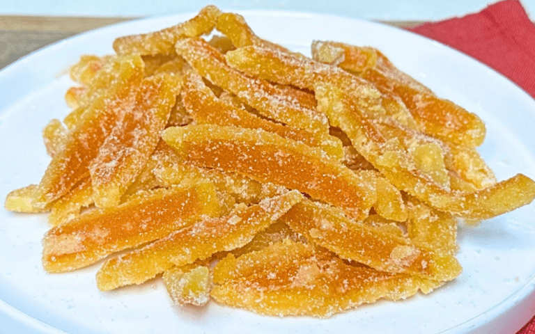 Troppo buone le scorzette d’arancia!Prepararle a casa è semplcissimo: