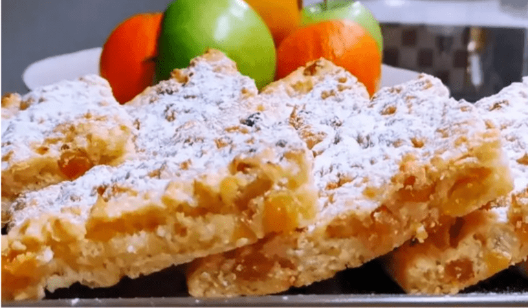Senza uova, senza latte, senza lievito: fantastica torta di mele con meno impasto che ripieno