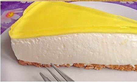 Torta allo yogurt al limone senza fronzoli