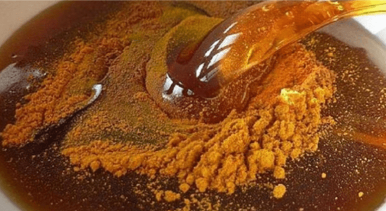 Il miglior antibiotico naturale da 2 ingredienti: assumerne solo 1 cucchiaio tiene lontane le malattie