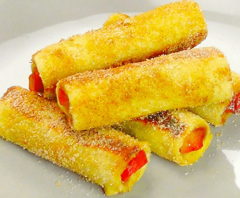 French toast roll con mele e marmellata: perfetto per uno spuntino gustoso!