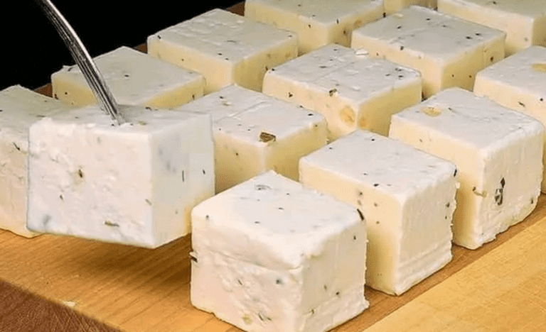 Non comprare il formaggio! Aggiungi semplicemente aceto al latte e otterrai un formaggio fatto in casa incredibilmente delizioso!