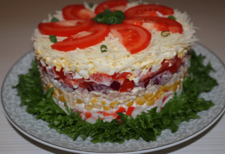 Un’insalata ineguagliabile per ogni tavola delle feste: sarà la prima ad essere spazzata via dalla tavola. Condividi la ricetta